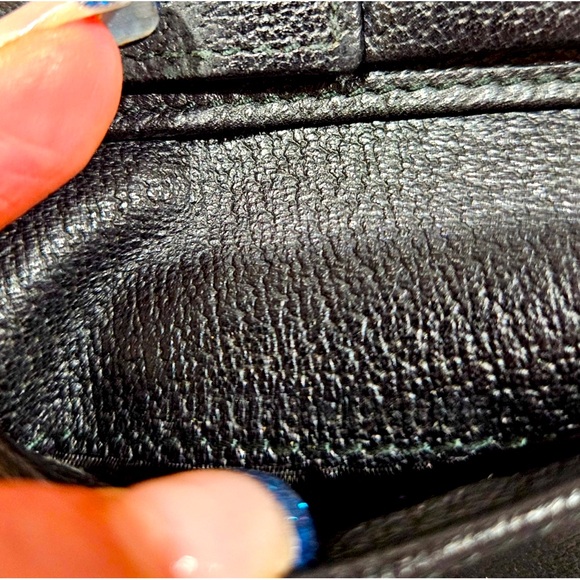 Gucci Wallet Leather Black Bifold Wallet Bee x
Star 495053 - Picture 6 of 7